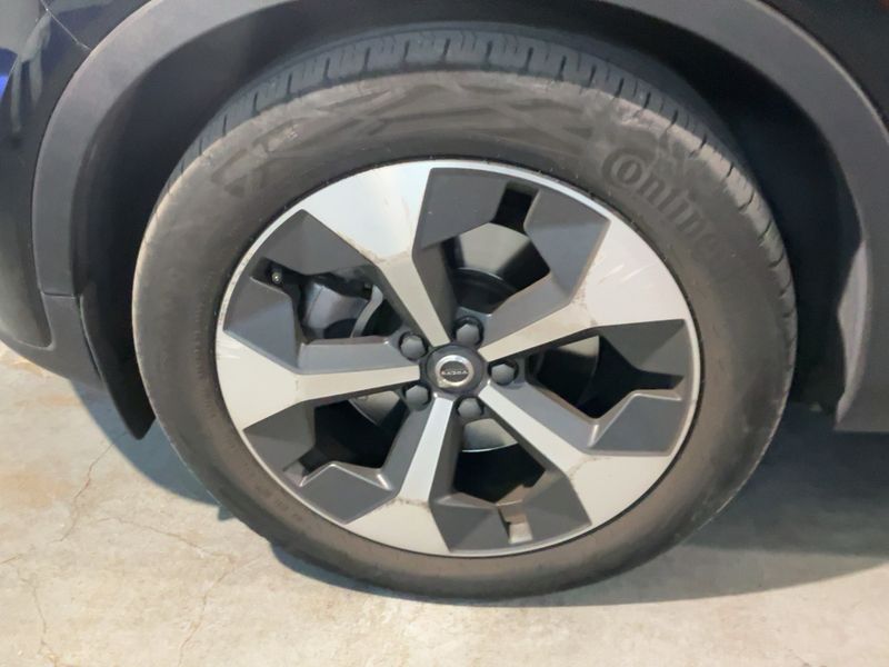 Volvo XC40 2.0 B3 Mild-Hybrid Core 2WD 2022 – снимка 3