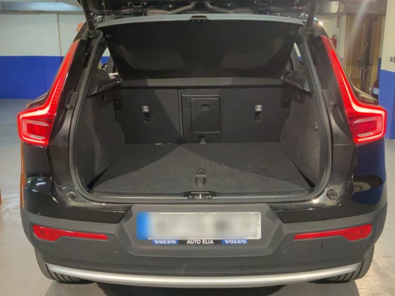 Volvo XC40 2.0 B3 Mild-Hybrid Core 2WD 2022 – снимка 15