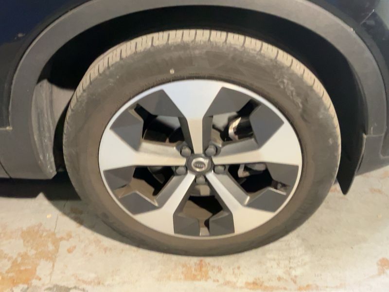 Volvo XC40 2.0 B3 Mild-Hybrid Core 2WD 2022 – снимка 11