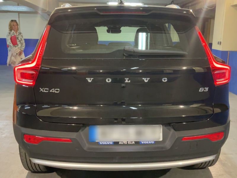 Volvo XC40 2.0 B3 Mild-Hybrid Core 2WD 2022 – снимка 7