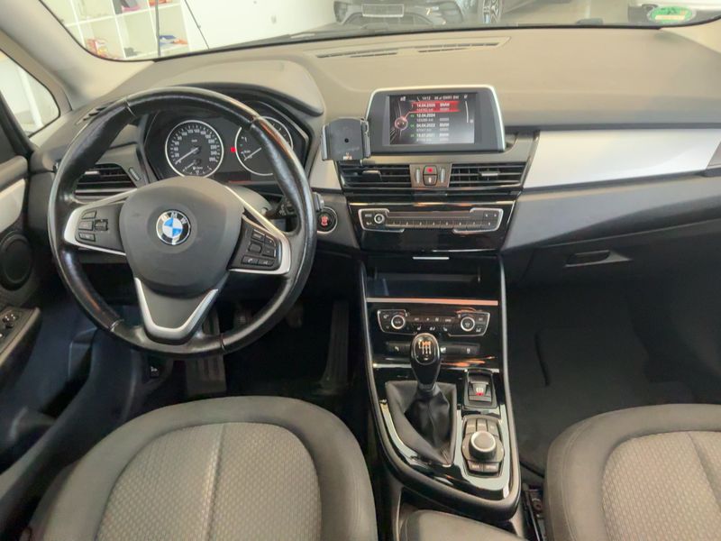 BMW 2er 218d Active Tourer Basis 2015 – снимка 12