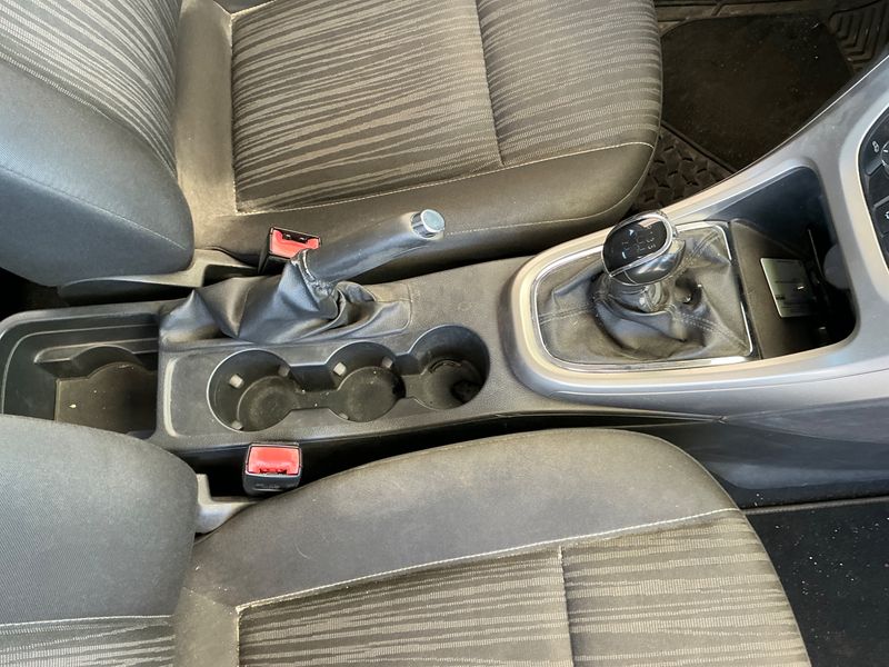 Opel Astra 1.3 CDTI Selective 2012 – снимка 28