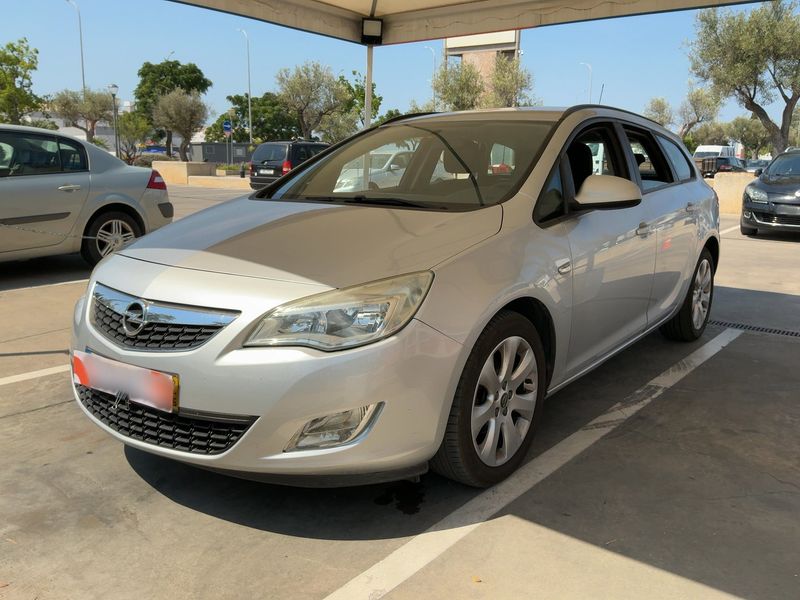 Opel Astra 1.3 CDTI Selective 2012 – снимка 1