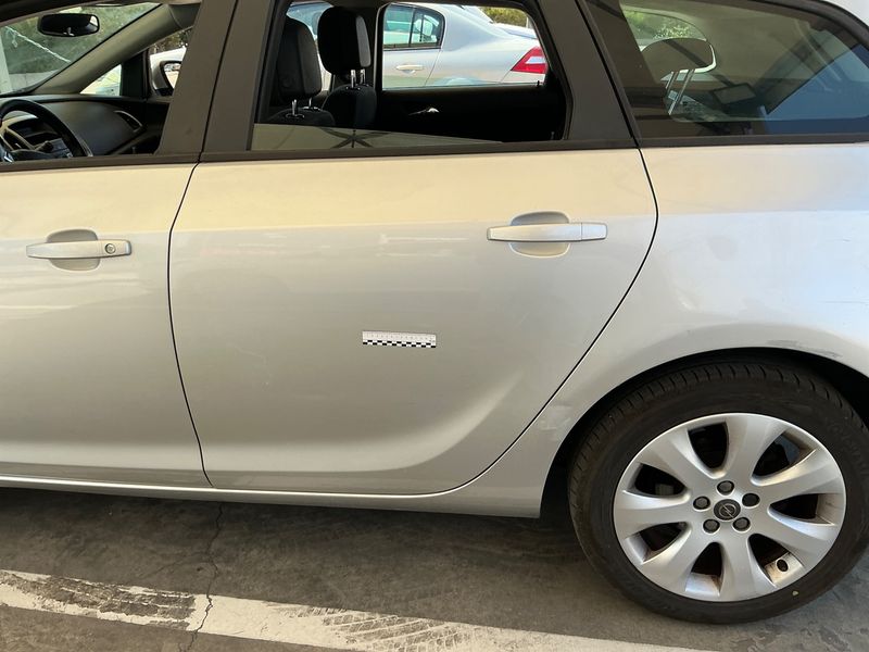 Opel Astra 1.3 CDTI Selective 2012 – снимка 33