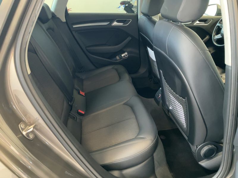 Audi A3 Sportback 1.6 TDI Ambiente 2015 – снимка 19