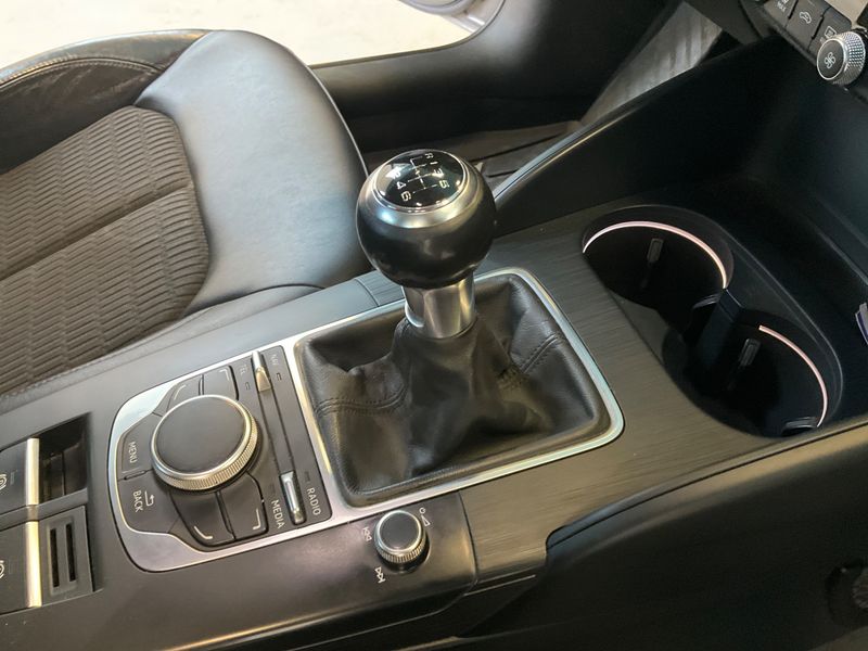 Audi A3 Sportback 1.6 TDI Ambiente 2015 – снимка на щета 35
