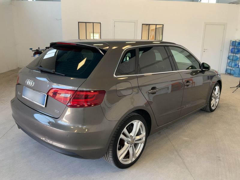 Audi A3 Sportback 1.6 TDI Ambiente 2015 – снимка 8