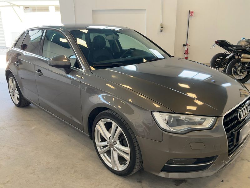 Audi A3 Sportback 1.6 TDI Ambiente 2015 – снимка 12