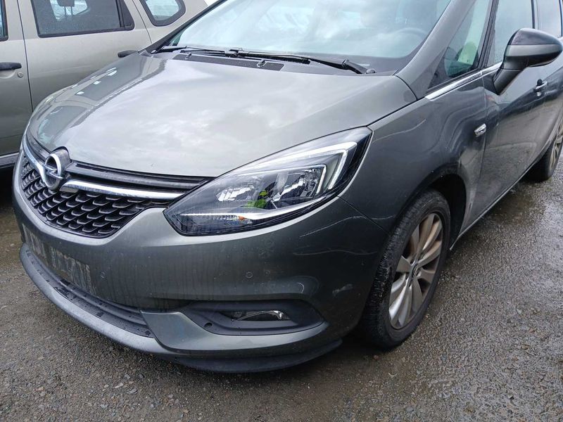 Opel Zafira Tourer 1.6 CDTI DPF Business Innovation Start/Stop 2017 – снимка 2
