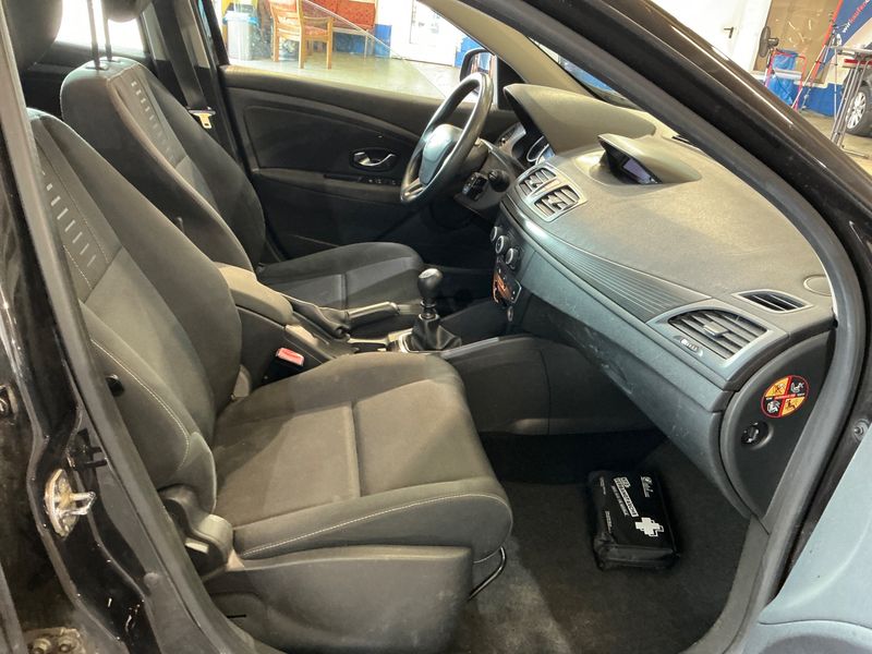 Renault Megane 1.4 TCe Expression 2010 – снимка 3