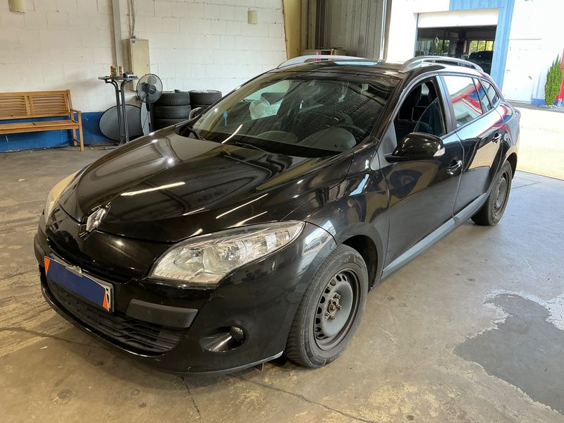 Renault Megane 1.4 TCe Expression 2010 – снимка 1