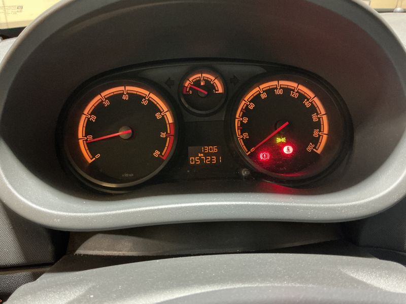 Opel Corsa 1.0 Essentia 2012 – снимка 18
