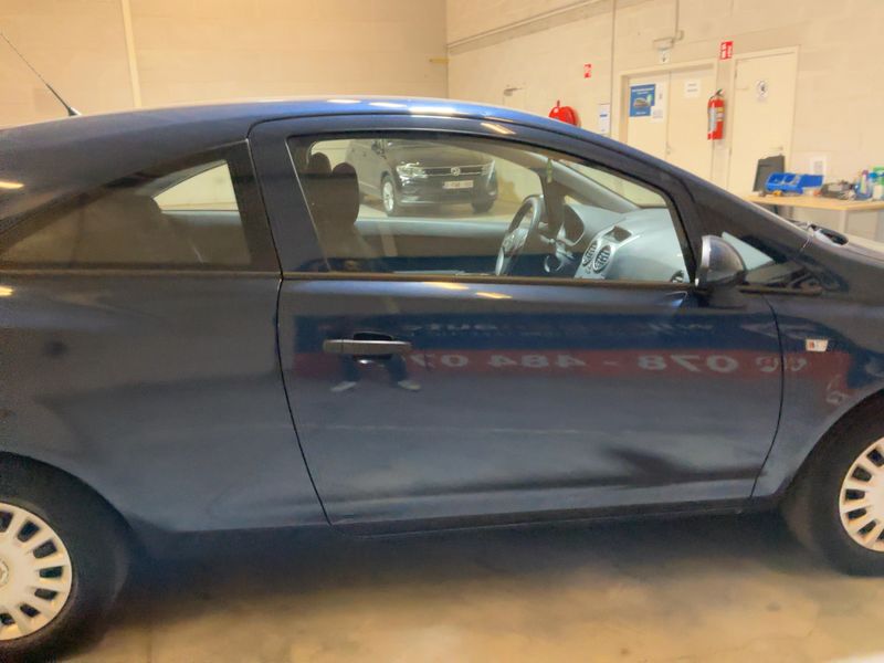 Opel Corsa 1.0 Essentia 2012 – снимка 10