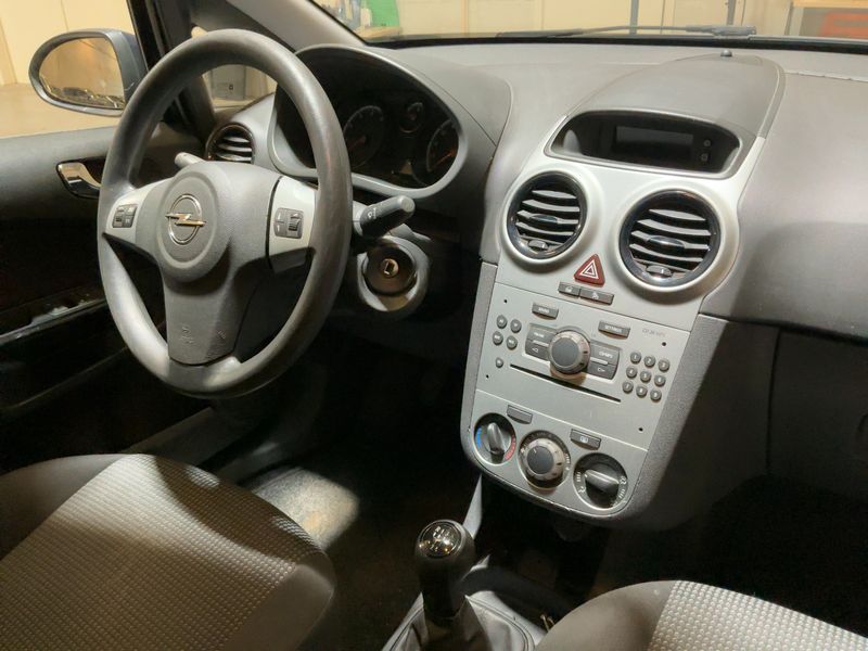 Opel Corsa 1.0 Essentia 2012 – снимка 17