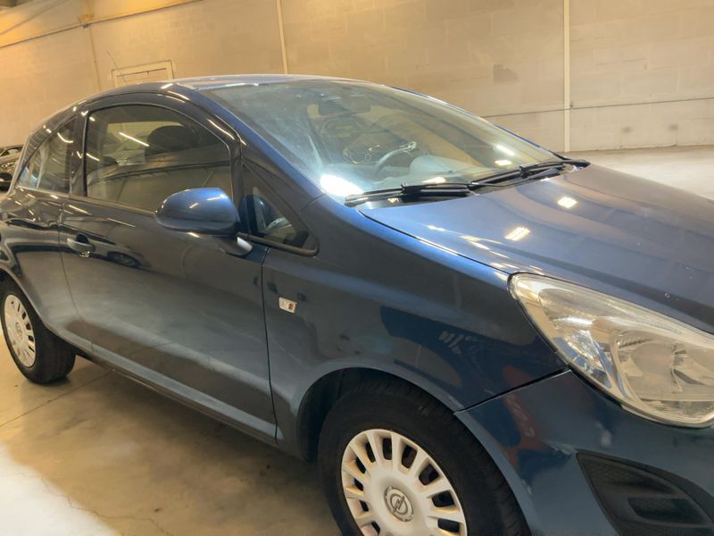 Opel Corsa 1.0 Essentia 2012 – снимка 12