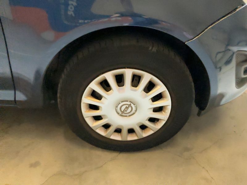 Opel Corsa 1.0 Essentia 2012 – снимка 11
