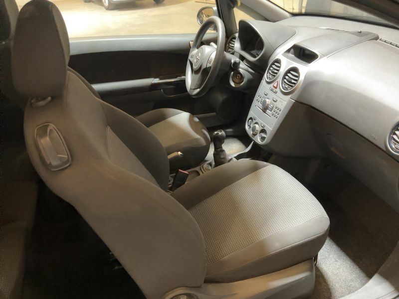 Opel Corsa 1.0 Essentia 2012 – снимка 16