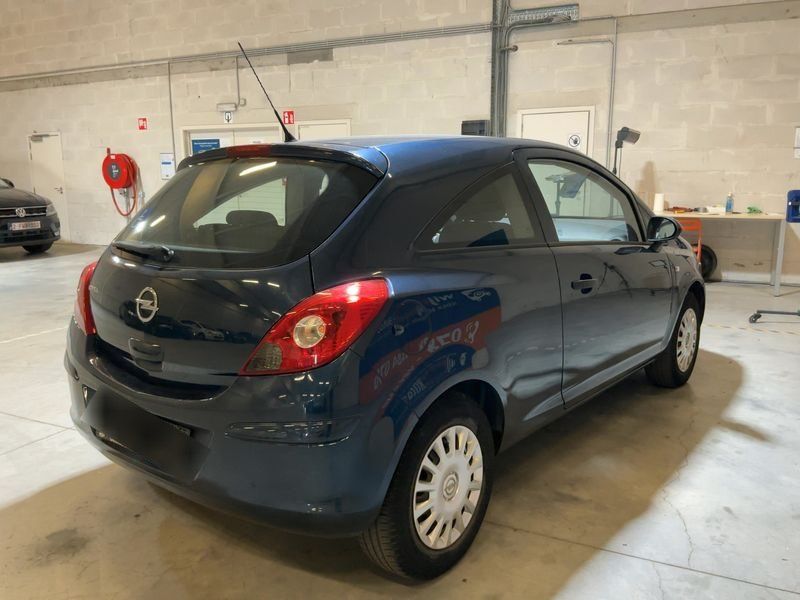 Opel Corsa 1.0 Essentia 2012 – снимка 8
