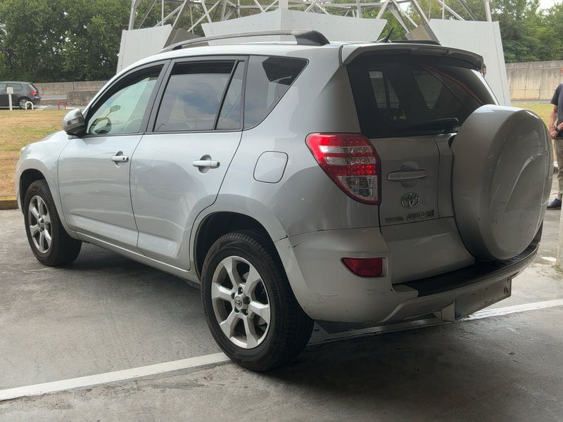 Toyota RAV 4 2.2 D-4D Active 2011 – снимка 6