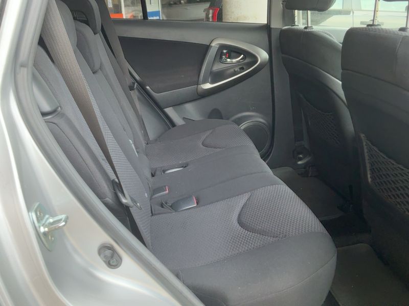 Toyota RAV 4 2.2 D-4D Active 2011 – снимка 19