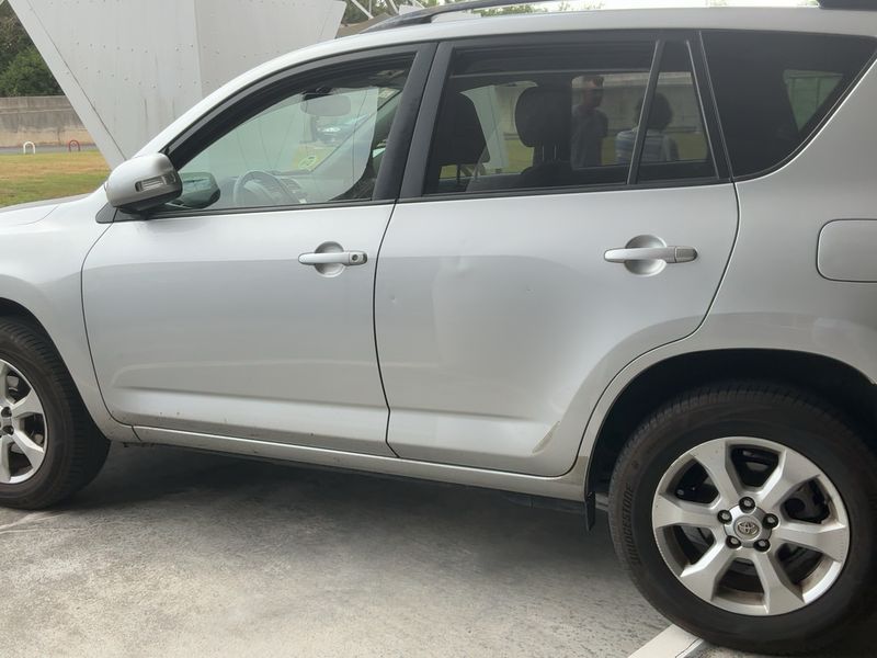 Toyota RAV 4 2.2 D-4D Active 2011 – снимка 4