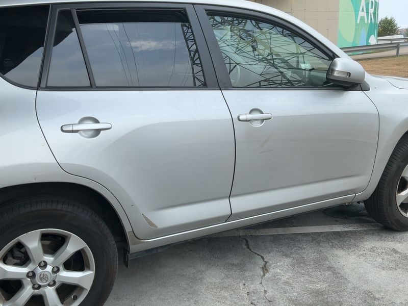Toyota RAV 4 2.2 D-4D Active 2011 – снимка 10