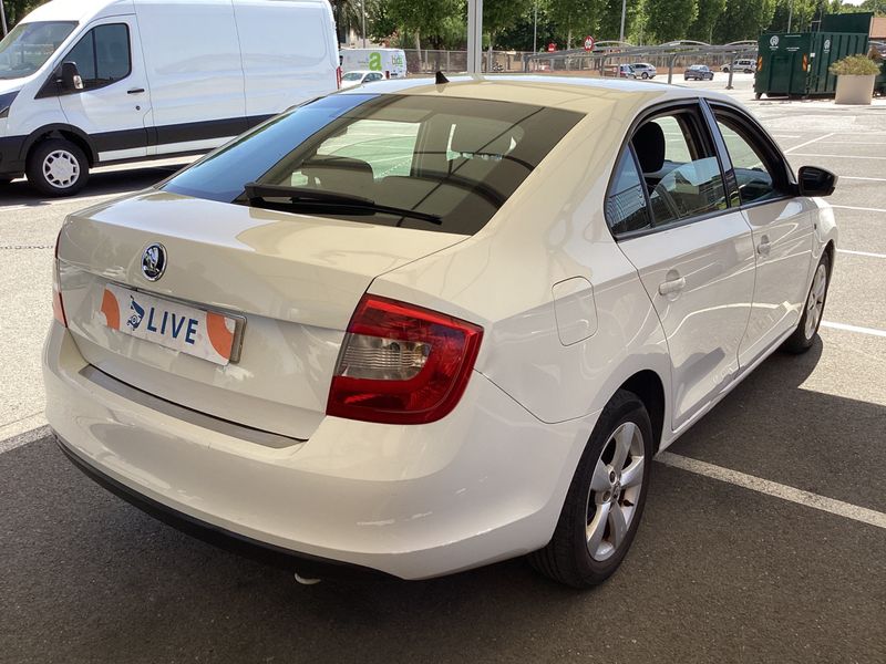 Skoda Rapid 1.6 TDI Ambition 2015 – снимка 2
