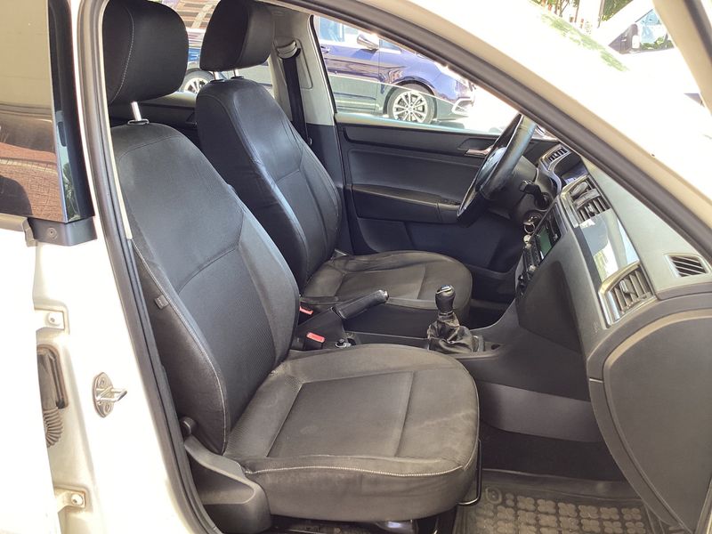 Skoda Rapid 1.6 TDI Ambition 2015 – снимка 3