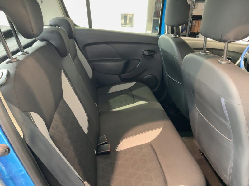 Dacia Sandero 0.9 TCe Stepway Prestige 2015 – снимка 19