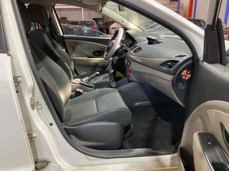 Renault Megane 1.5 dCi Authentique 2010 – снимка 3