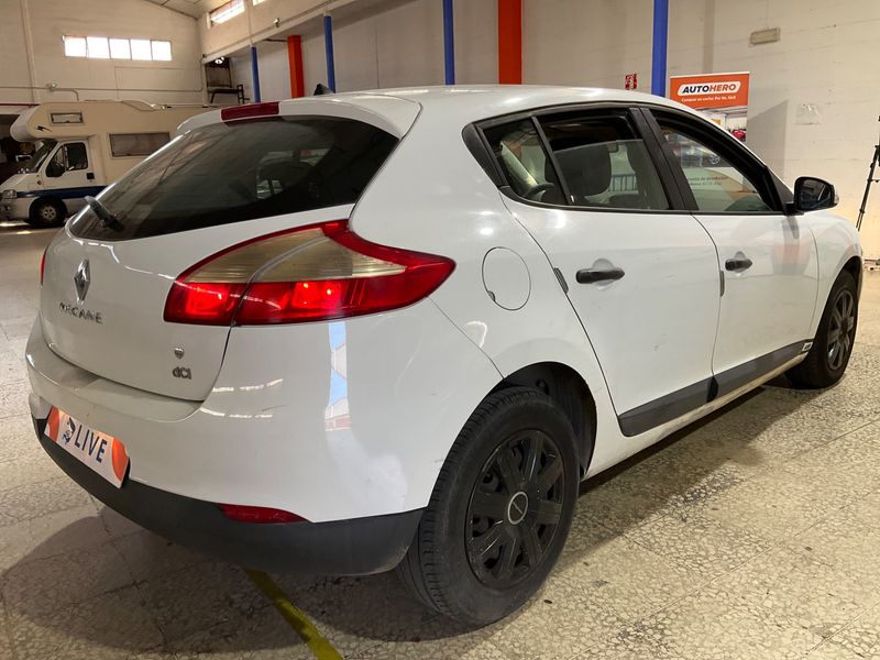 Renault Megane 1.5 dCi Authentique 2010 – снимка 2