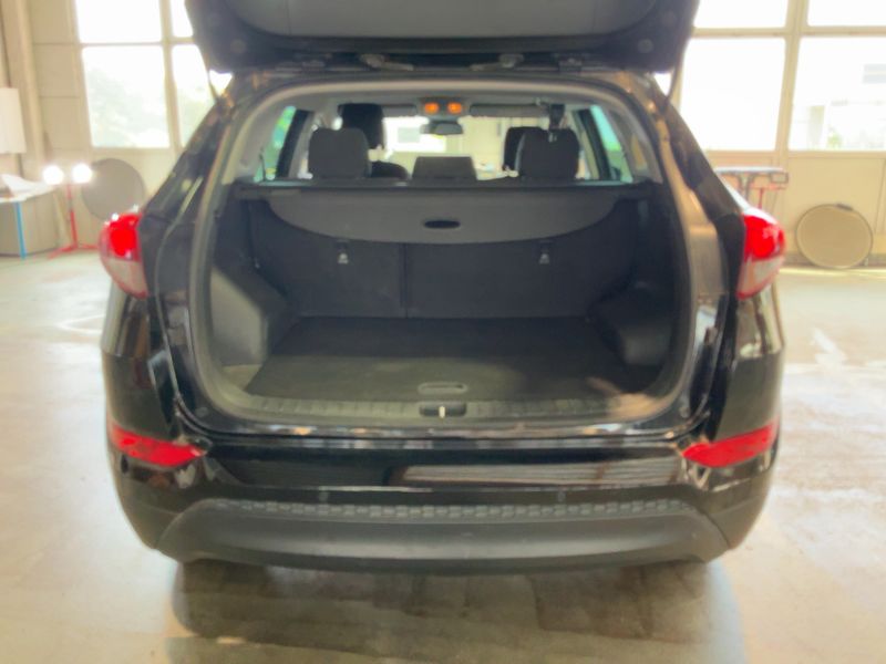 Hyundai Tucson 1.7 CRDi Classic blue 2WD 2016 – снимка 15