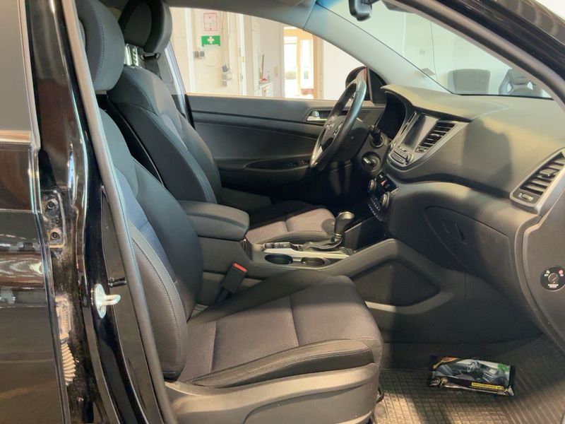 Hyundai Tucson 1.7 CRDi Classic blue 2WD 2016 – снимка 16