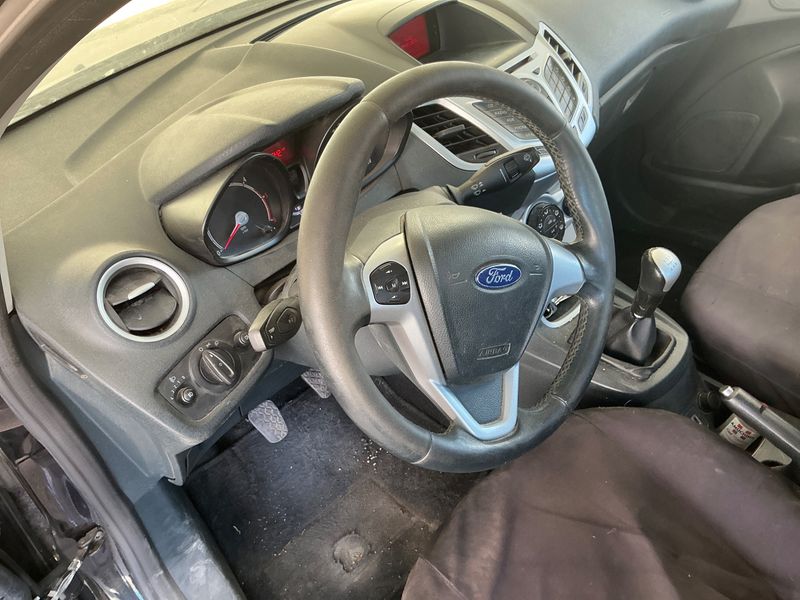 Ford Fiesta 1.6 TDCi Trend 2011 – снимка 33
