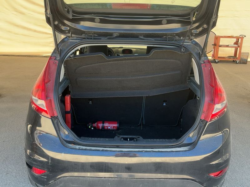 Ford Fiesta 1.6 TDCi Trend 2011 – снимка 15