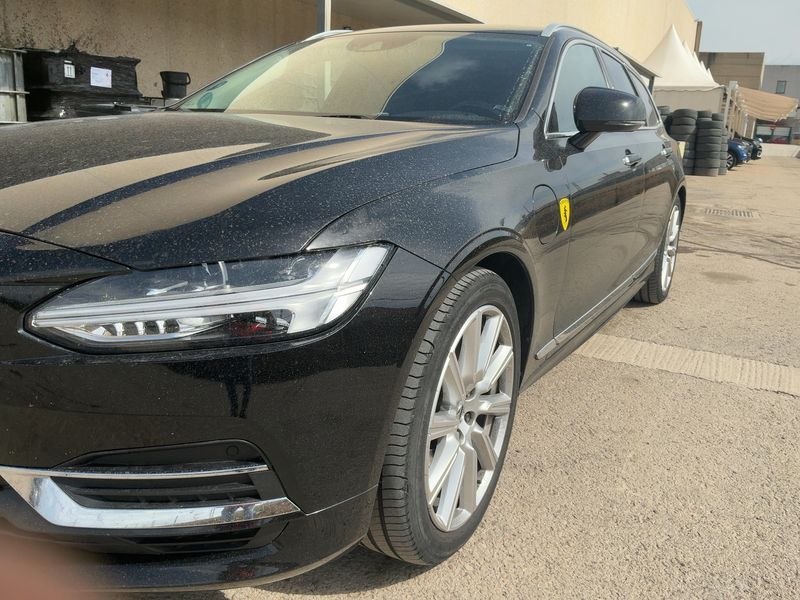Volvo V90 2.0 T8 Plug-in Hybrid Inscription AWD 2020 – снимка 2