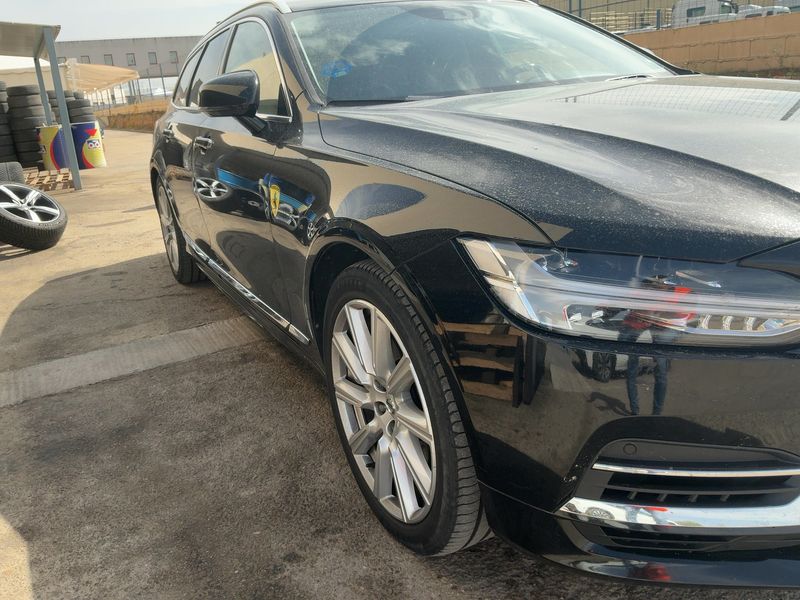 Volvo V90 2.0 T8 Plug-in Hybrid Inscription AWD 2020 – снимка 12