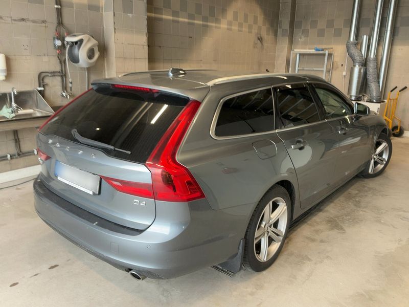 Volvo V90 2.0 D4 Momentum 2017 – снимка 8