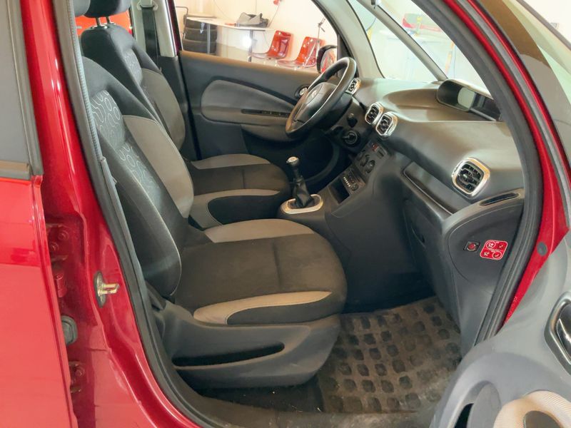 Citroen C3 Picasso 1.4 VTi Seduction 2011 – снимка 17