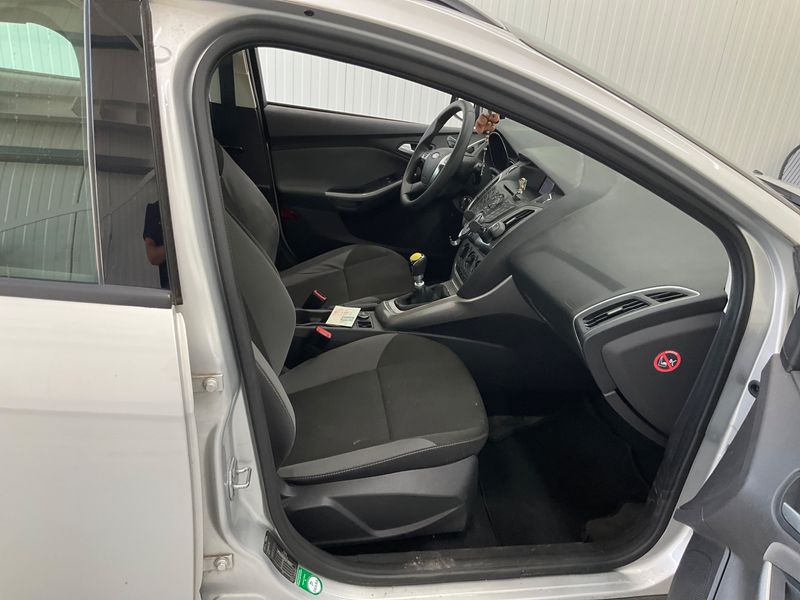 Ford Focus 1.6 TDCi Trend 2014 – снимка 3