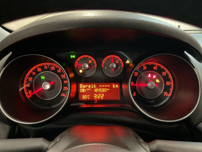 Fiat Punto 0.9 More 2012 – снимка 18