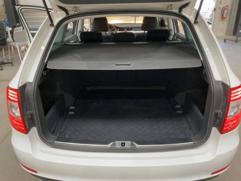 Skoda Superb 1.6 TDI Ambition 2015 – снимка 15