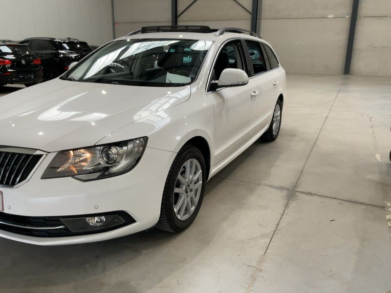 Skoda Superb 1.6 TDI Ambition 2015 – снимка 2