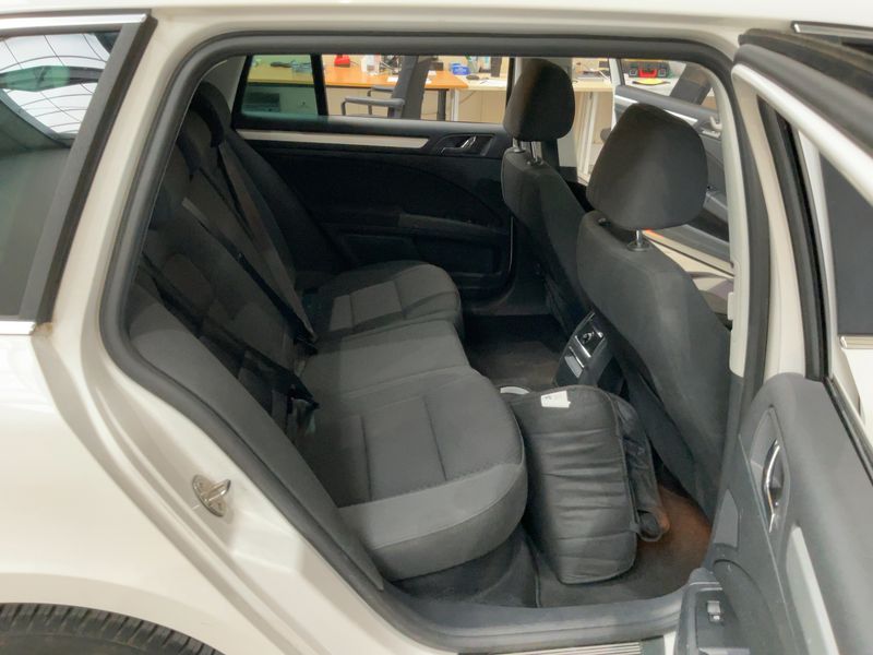 Skoda Superb 1.6 TDI Ambition 2015 – снимка 19