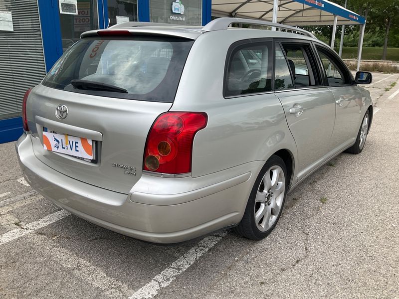 Toyota Avensis 2.0 Executive Liftback 2005 – снимка 2