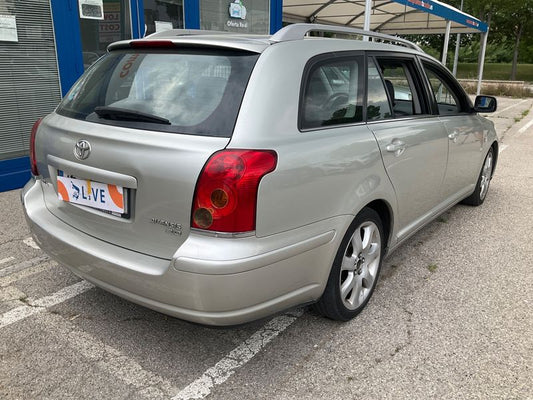 Toyota Avensis 2.0 Executive Liftback 2005 – снимка 2