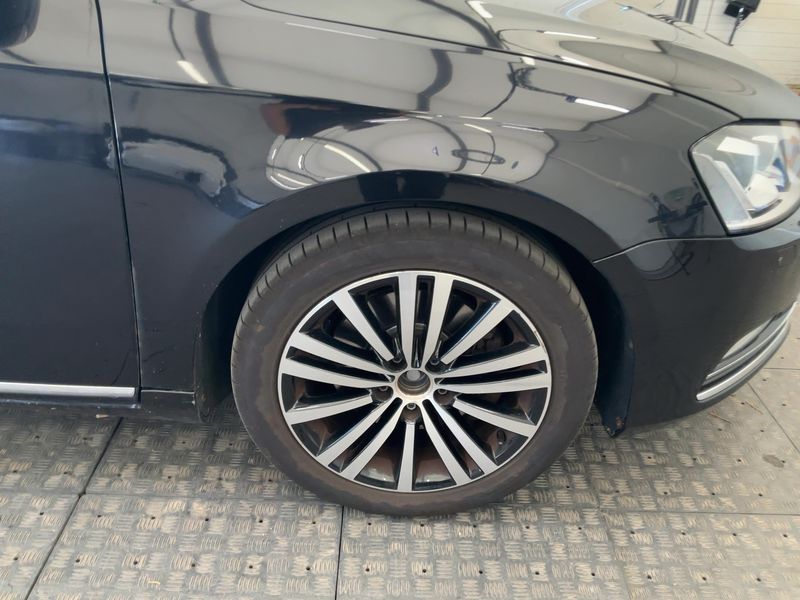 Volkswagen Passat 2.0 TDI Highline BlueMotion Tech 2013 – снимка на щета