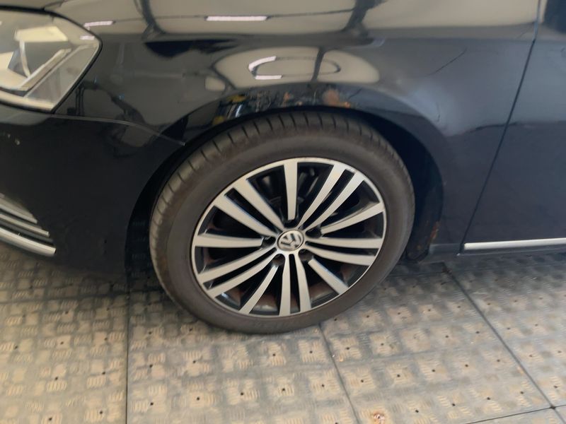 Volkswagen Passat 2.0 TDI Highline BlueMotion Tech 2013 – снимка 16