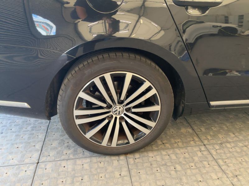 Volkswagen Passat 2.0 TDI Highline BlueMotion Tech 2013 – снимка на щета