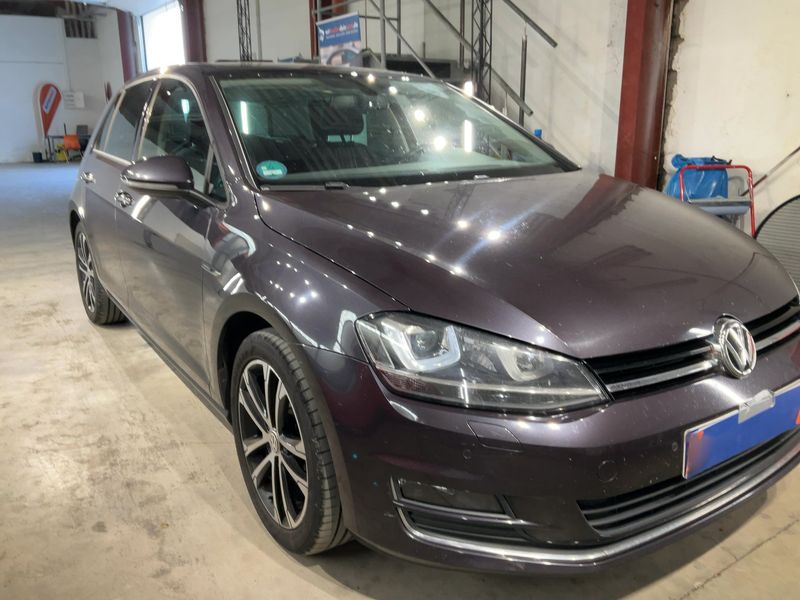 Volkswagen Golf VII 2.0 TDI Lounge BlueMotion Tech 2015 – снимка 12